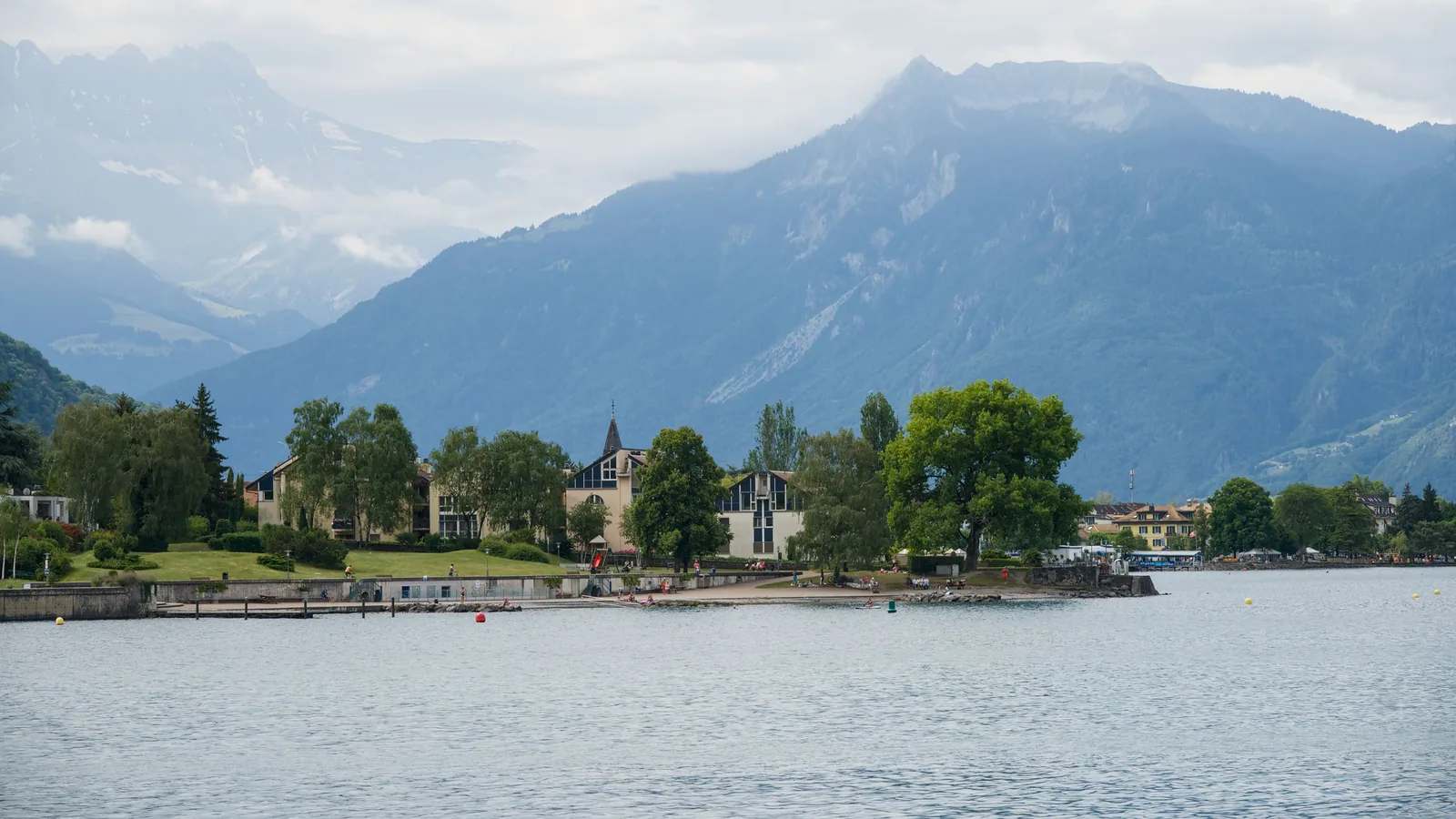 Lake Geneva and the Alps: My-Autoécole driving school in Geneva and on La Côte